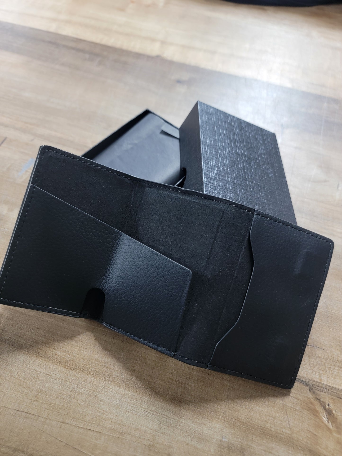 Cowhide Magnetic Folding RFID Wallet